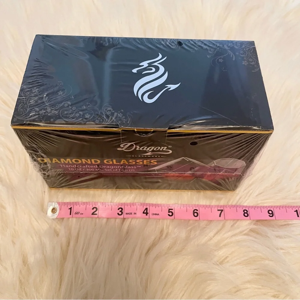 NIB Dragon Diamond Glasses set of two 10 ounce cocktail adult beverage glasses